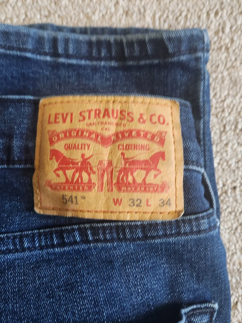 Levi's Slim Straight Jeans in Dark Blue Wash
